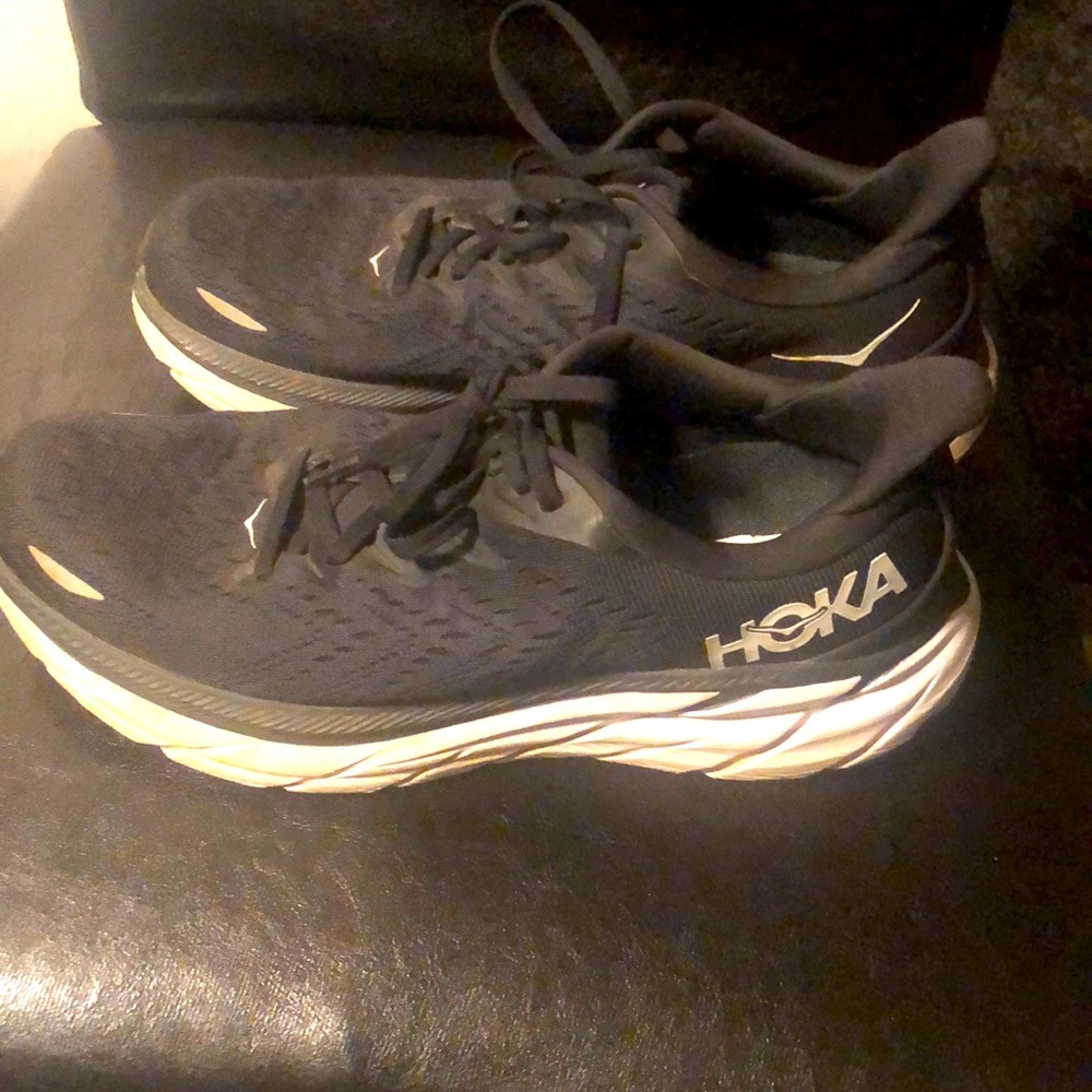 Hoka One One Clifton 8 Women’s Black Athletic Running Sneakers Size 8